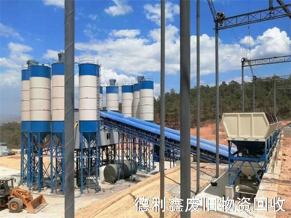 專業(yè)回收攪拌站設(shè)備，攪拌機(jī)回收，天津水泥攪拌回收